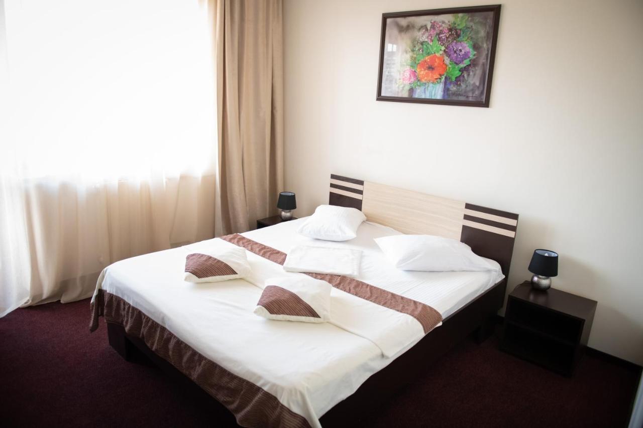 Hotel Panoramic Râmnicu Vâlcea Buitenkant foto