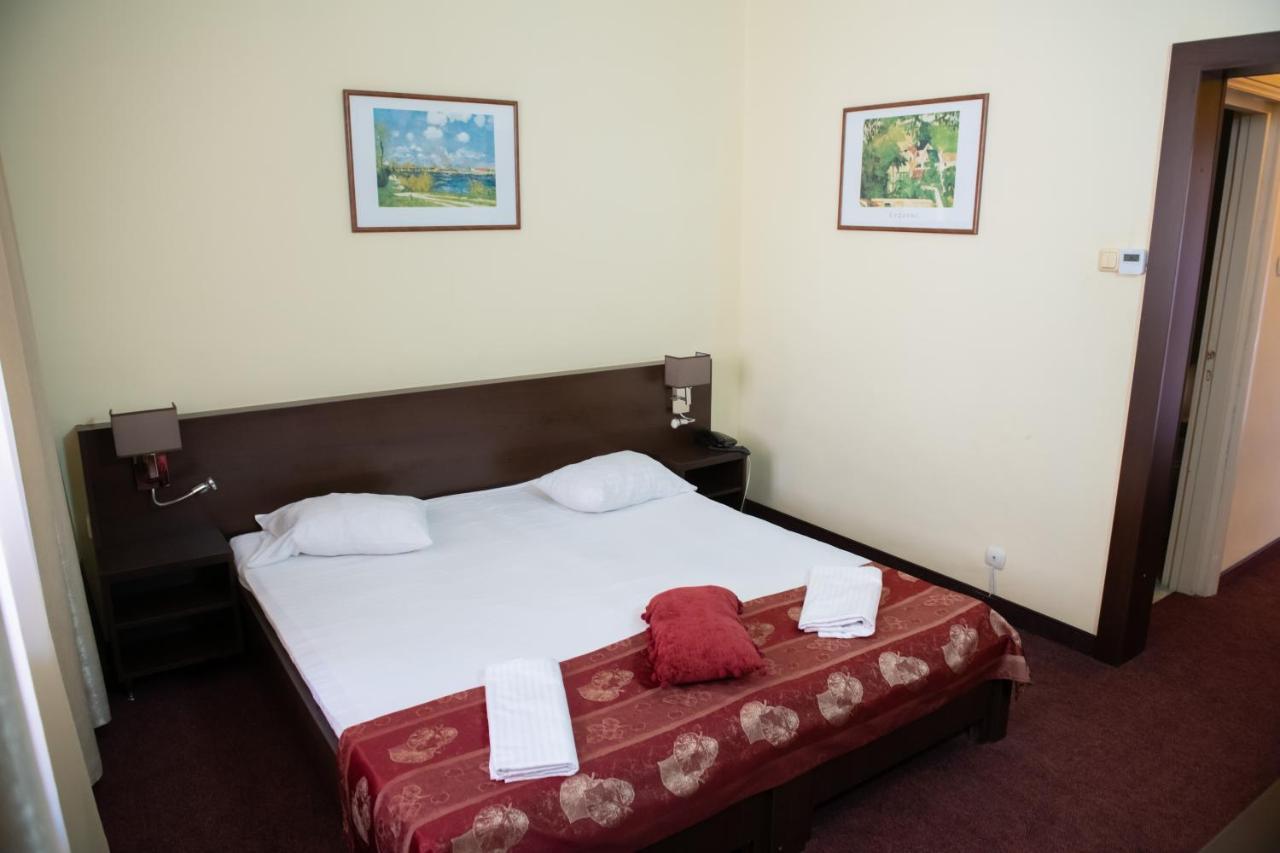 Hotel Panoramic Râmnicu Vâlcea Buitenkant foto