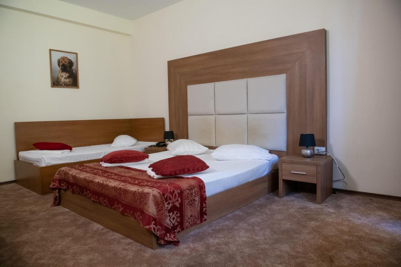 Hotel Panoramic Râmnicu Vâlcea Buitenkant foto