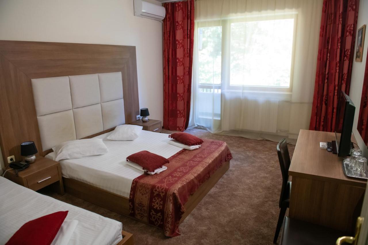 Hotel Panoramic Râmnicu Vâlcea Buitenkant foto