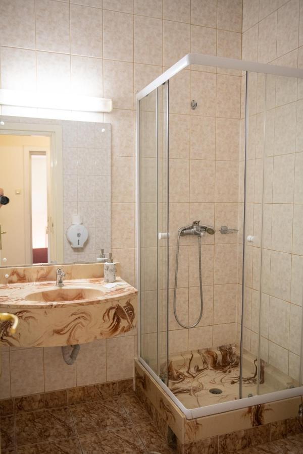 Hotel Panoramic Râmnicu Vâlcea Buitenkant foto