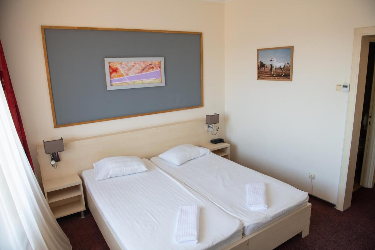 Hotel Panoramic Râmnicu Vâlcea Buitenkant foto