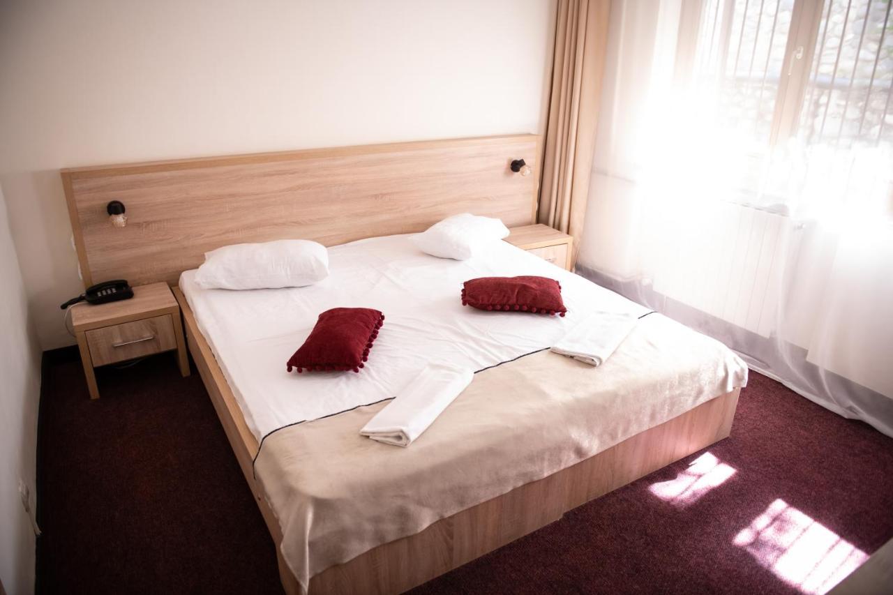Hotel Panoramic Râmnicu Vâlcea Buitenkant foto