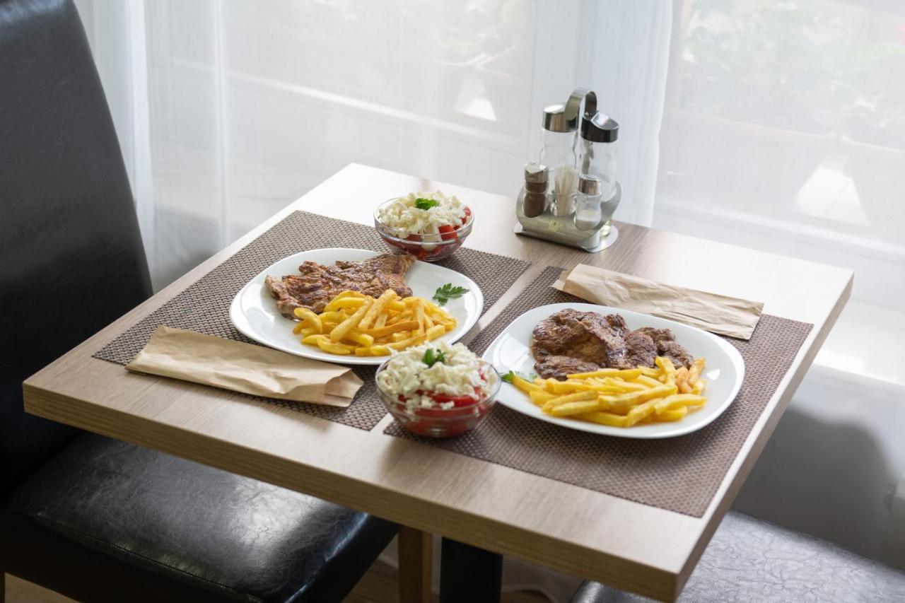 Hotel Panoramic Râmnicu Vâlcea Buitenkant foto