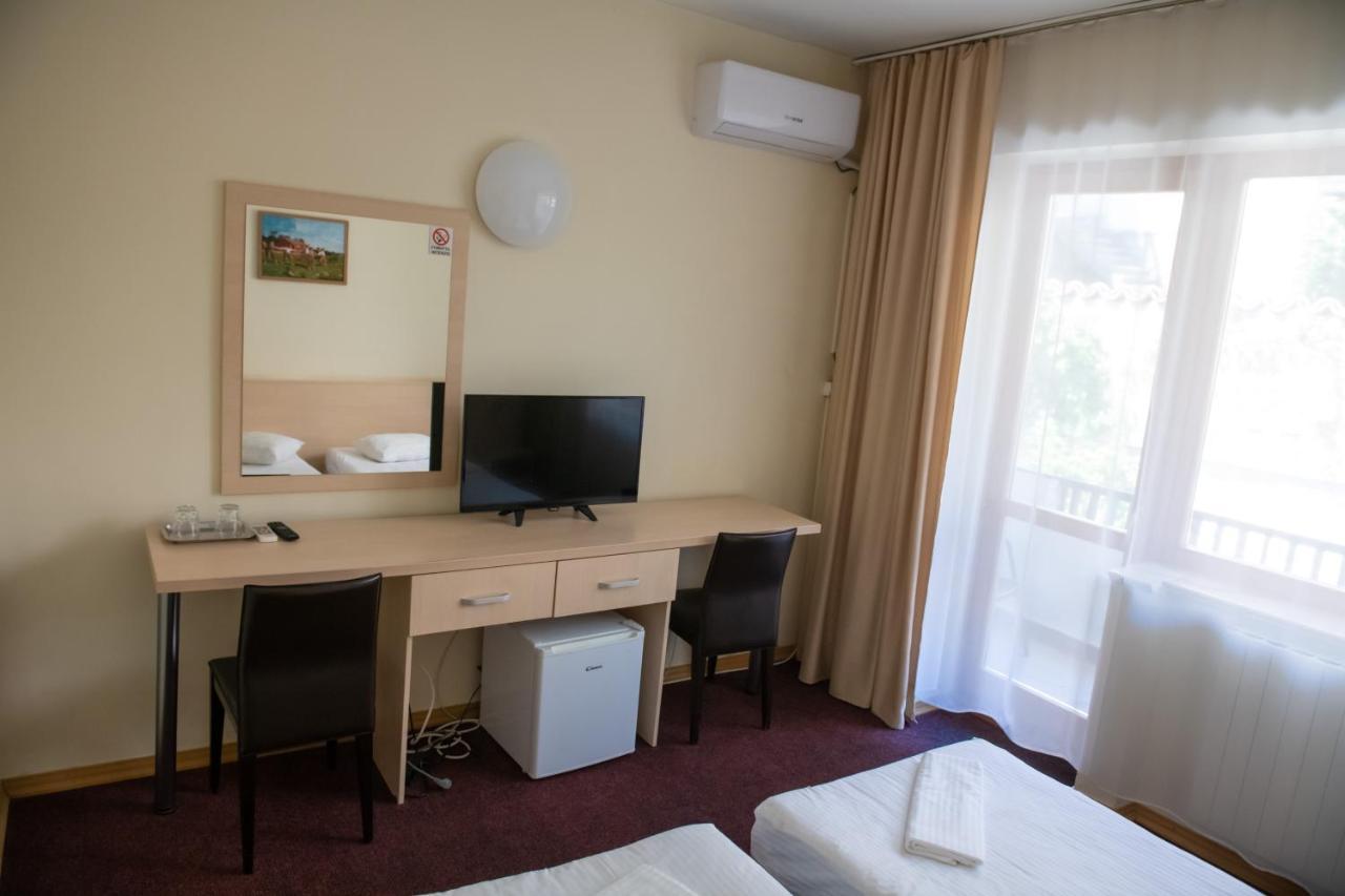 Hotel Panoramic Râmnicu Vâlcea Buitenkant foto
