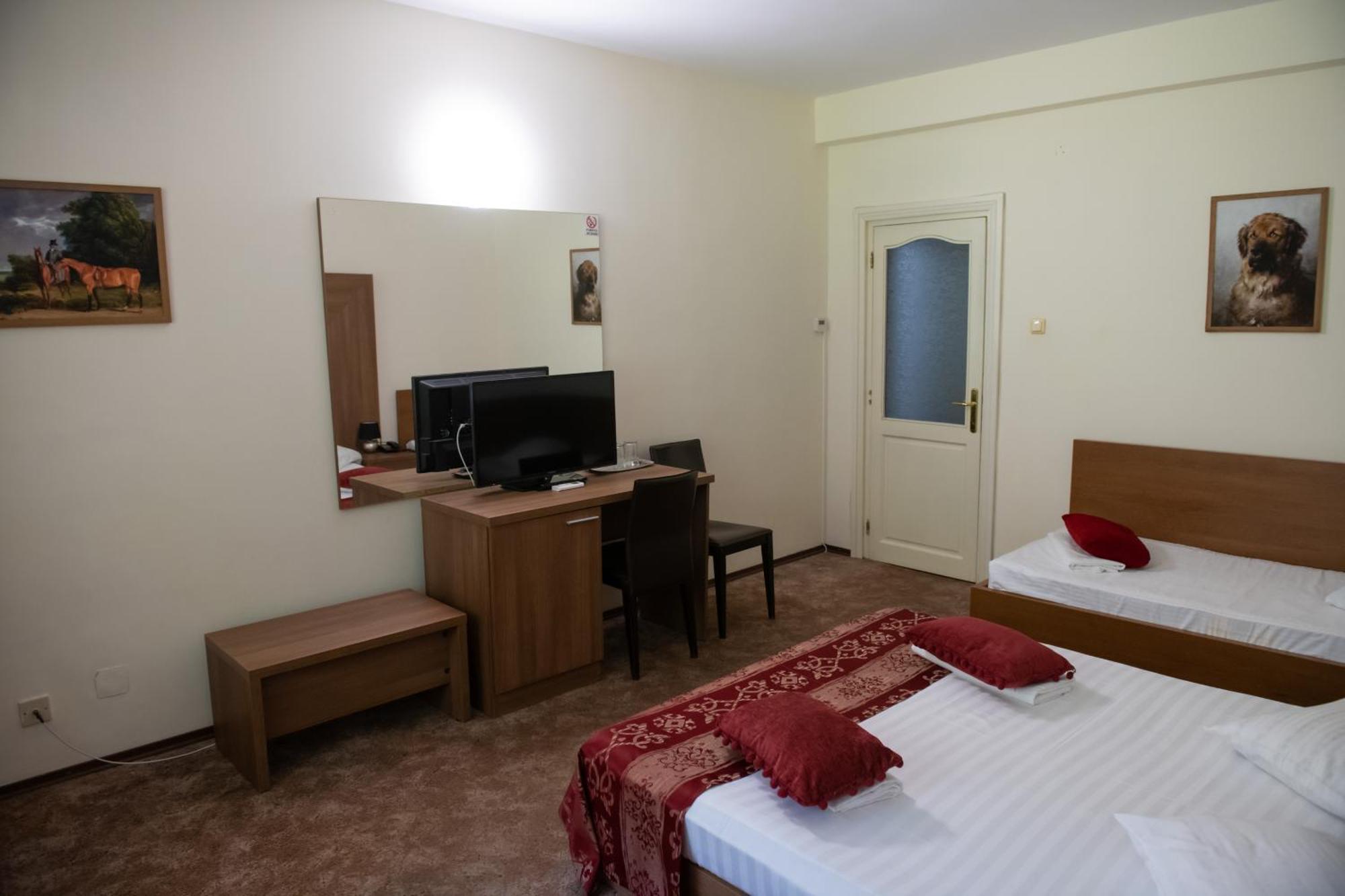 Hotel Panoramic Râmnicu Vâlcea Buitenkant foto
